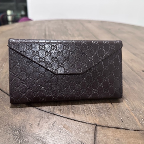 Authentic Gucci Gold Aviator Sunglasses with Purple Lenses - Picture 2 of 5